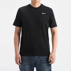 Nike Men's dry fit T-shirt